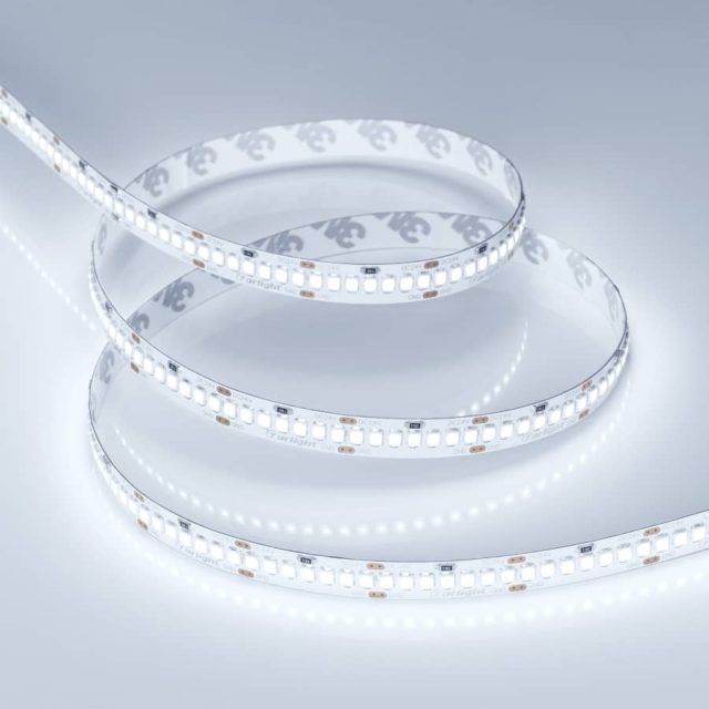 Лента RT 2-5000 24V Cool 8K 10mm (2835, 252 LED/m, LUX) (ARL, 10 Вт/м, IP20)